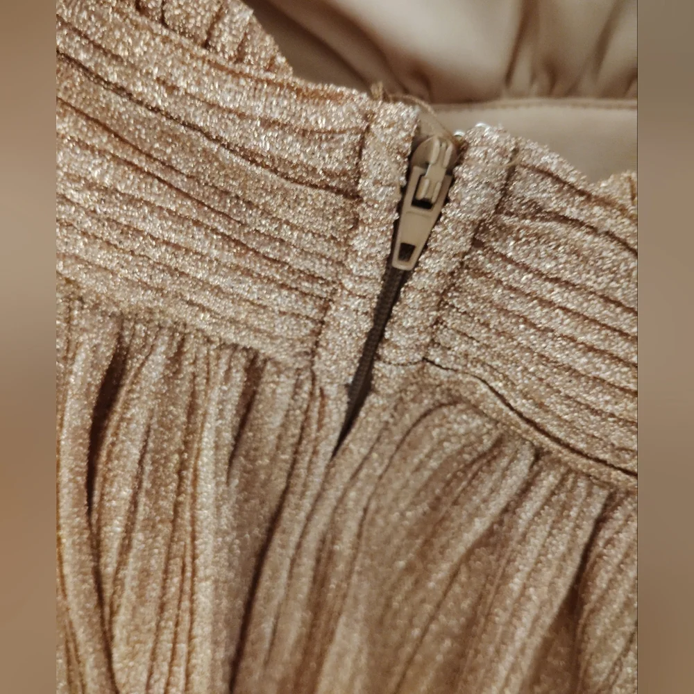 🦋Trixxi Gold Shimmer Backless Dress - Picture 7 of 8